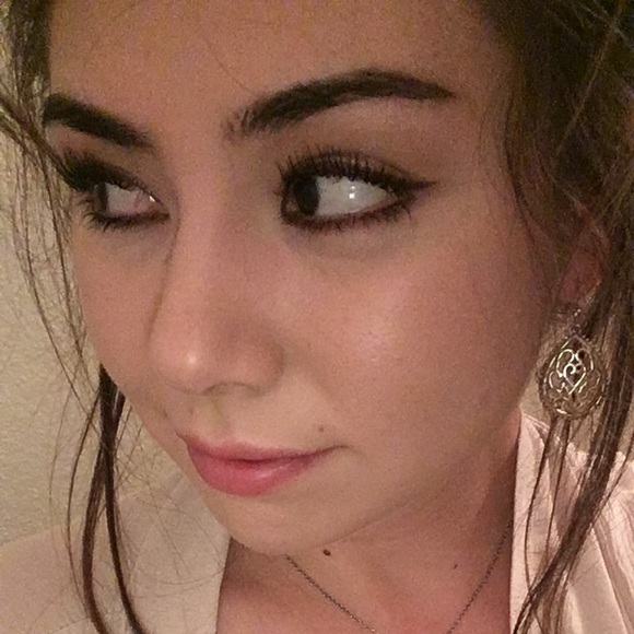 Meet your Posher, Gina - Picture 4 of 4